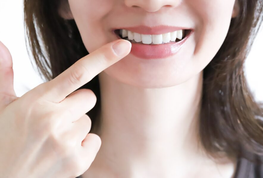セラミックと銀歯の寿命はどのくらい違うの？長持ちさせるポイントも併せて解説