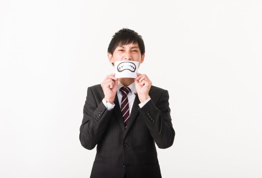 歯ぎしりは知覚過敏の原因になる？治療や予防についても解説