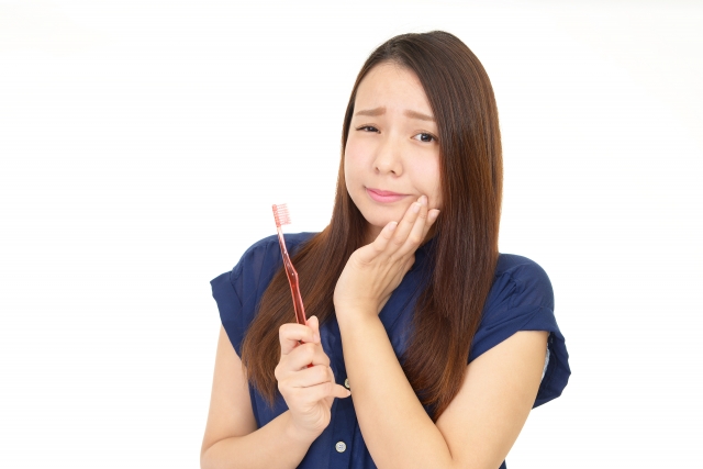むし歯の見分け方とは？自分で見分ける方法と受診の目安を解説