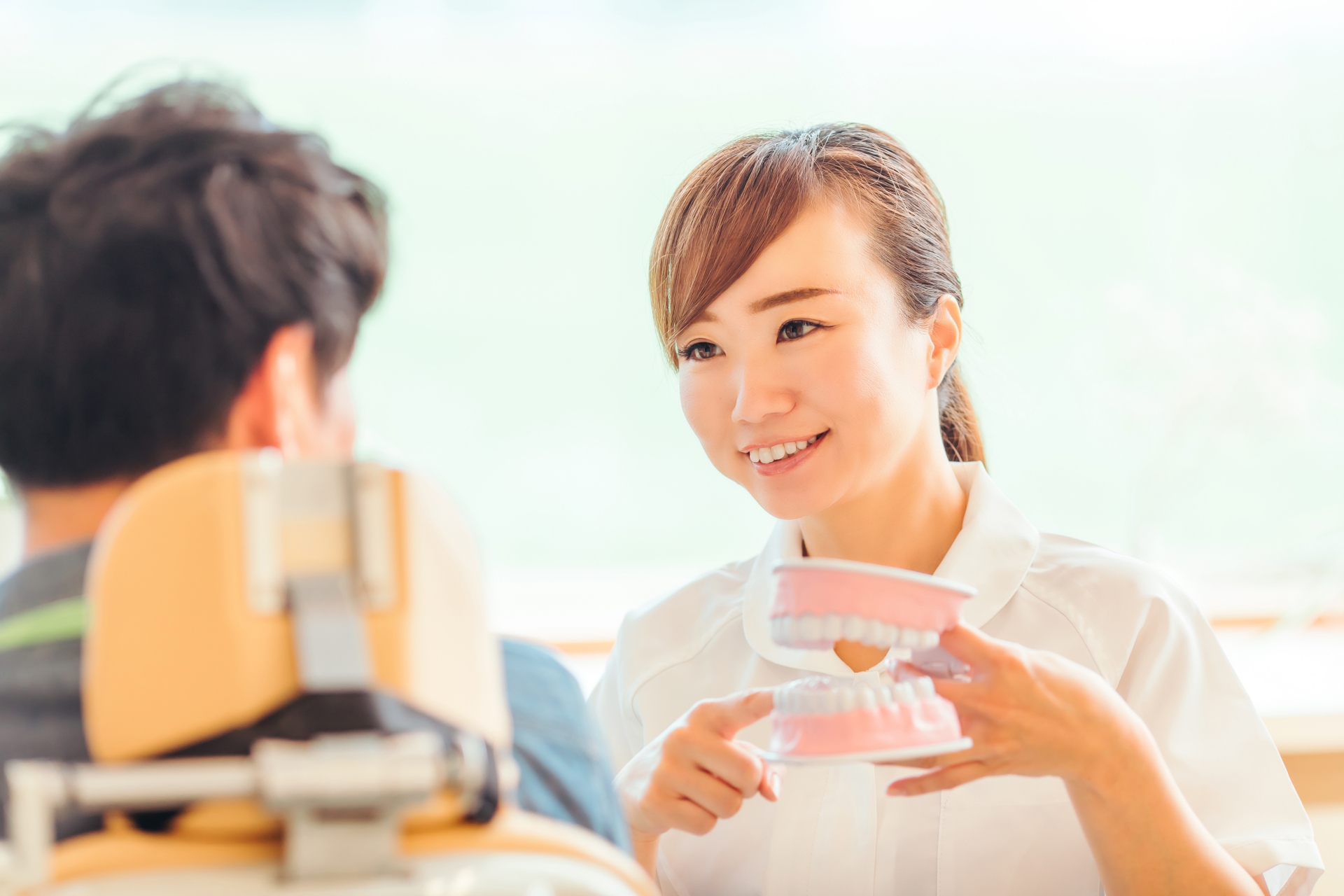 説明を受ける男性患者