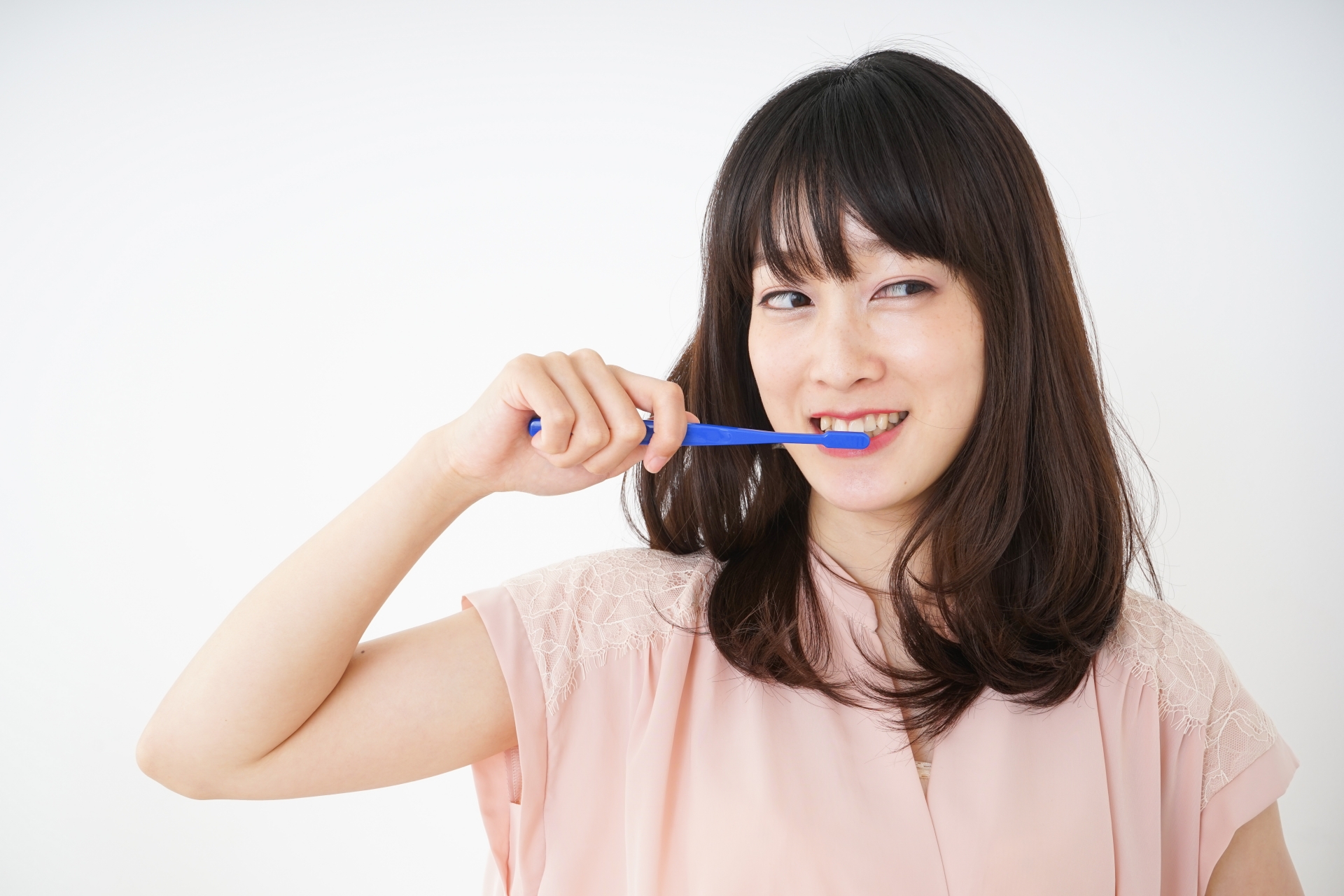 歯がしみるのを防ぐために行いたい日常ケア