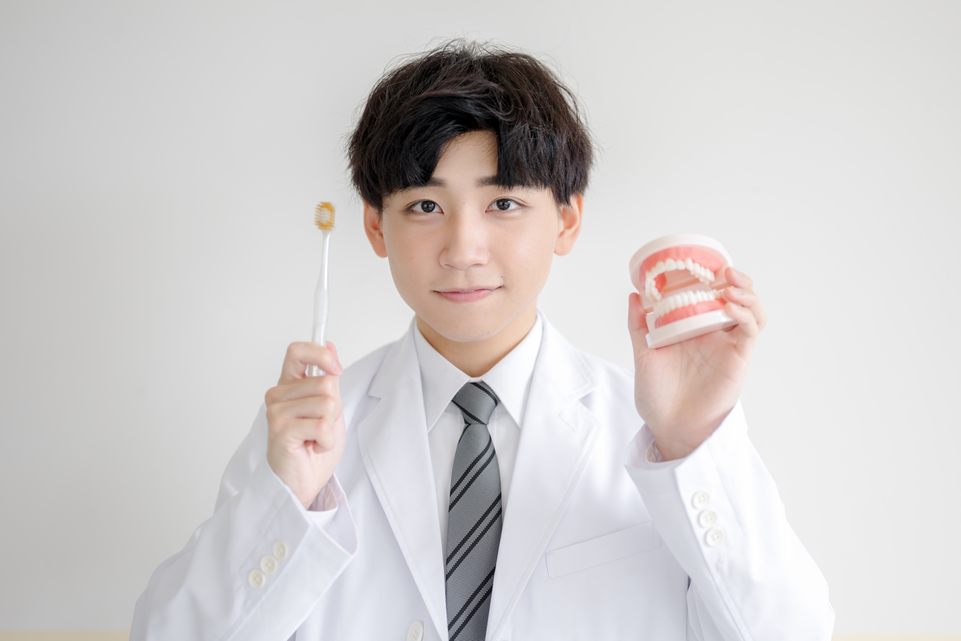 なぜ入れ歯を外した後に口腔ケアが必要なのか
