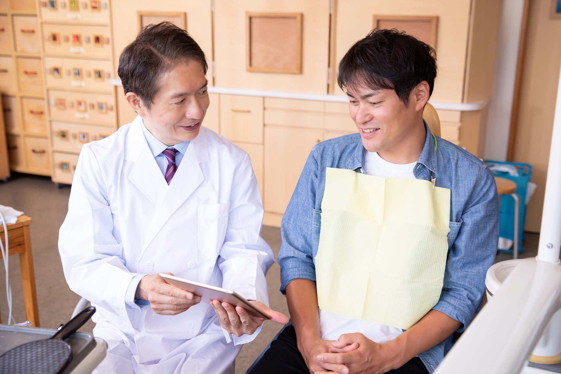 治療内容を確認する患者さん