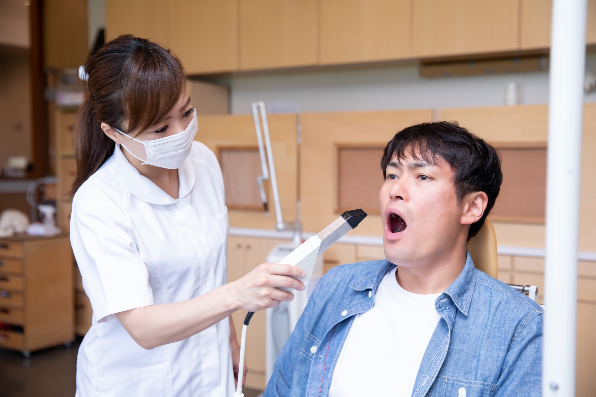 歯科助手と患者さん